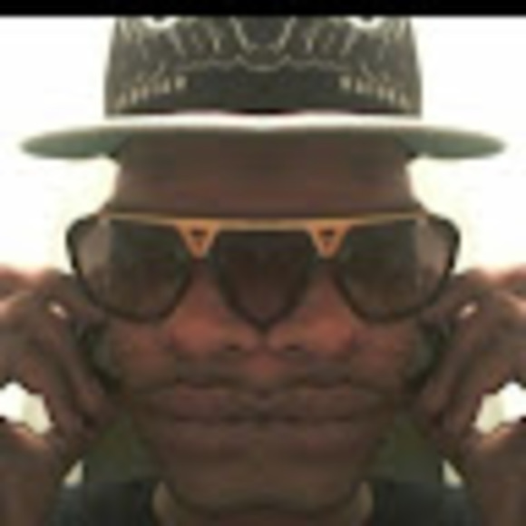 Meet your Posher, Stephen - Picture 1 of 1